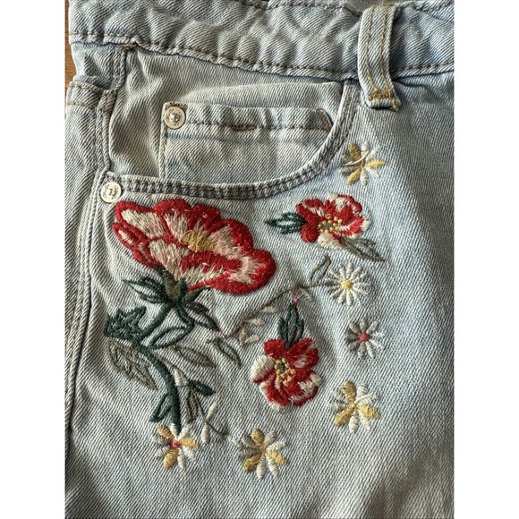 Blue Epic Women’s Light Wash Flower Embroidered Denim Shorts Size‎ 12 - Picture 4 of 9